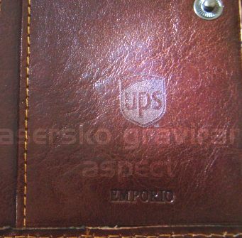 graviranje usnjene denarnice ups.jpg